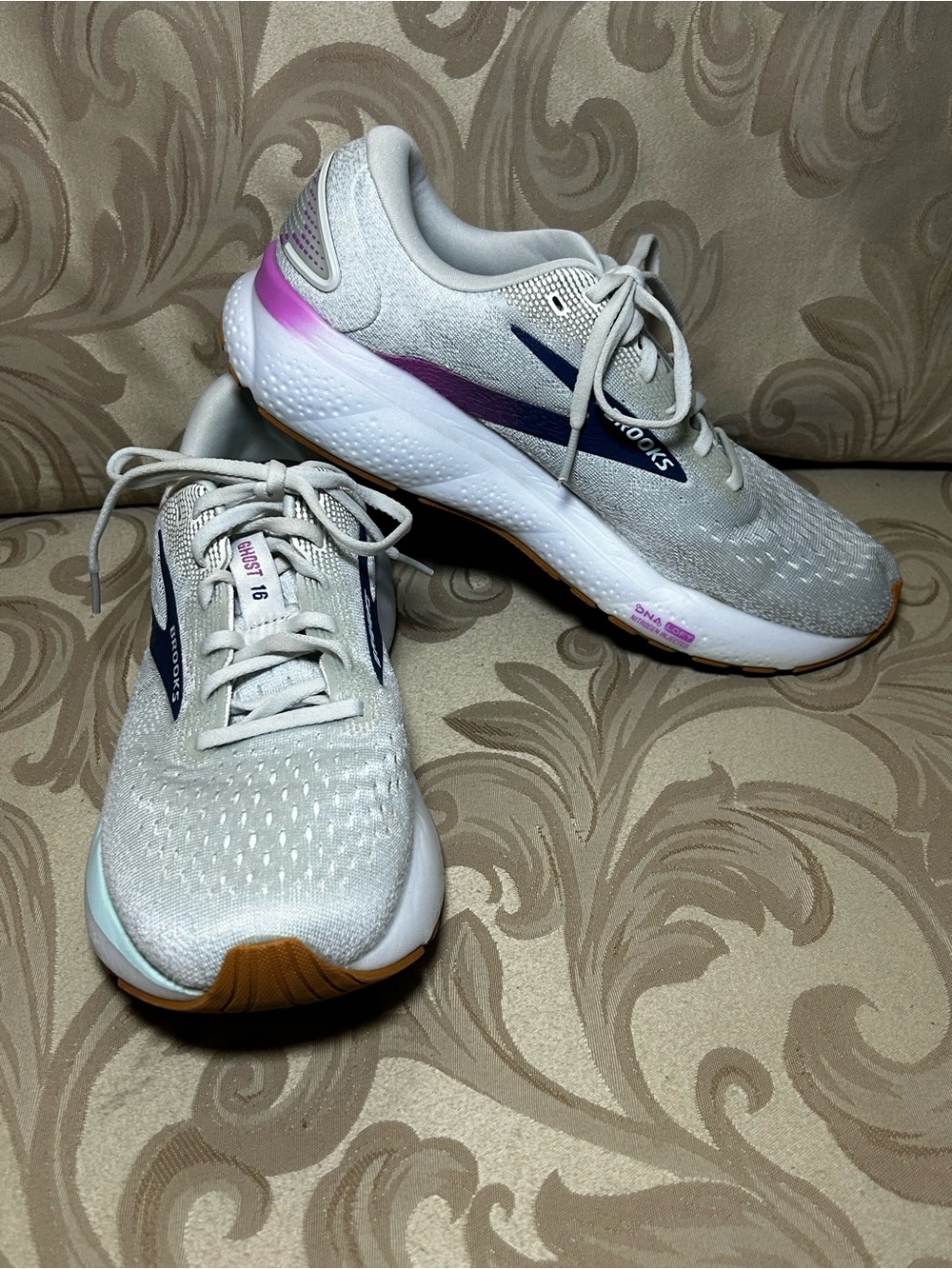 Brooks Ghost 16 Womens 10 Running Shoes Sneakers Gray Pink Lace Jogging Active